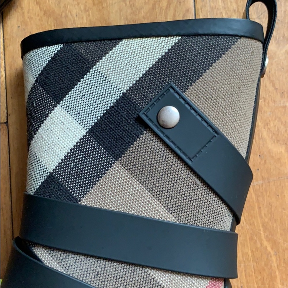 Burberry short black rain boots - Picture 4 of 7